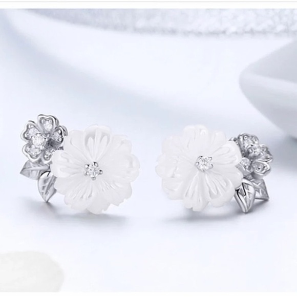 925 Sterling Silver Shell Flower White Enamel Stud Earrings for Women - Picture 2 of 6